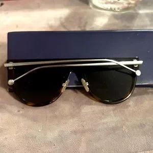 Fendi | Accessories | Mirrored Tortoise Flat Frame Fendi  display picture 2